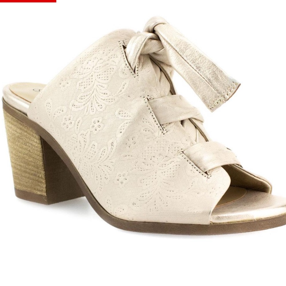 Unity In Diversity Fabiana Sandals - image 2